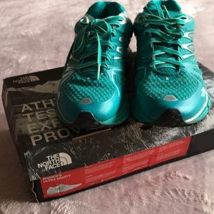 NORTHFACE Women’s Ultra Equity Shoes W 7.5